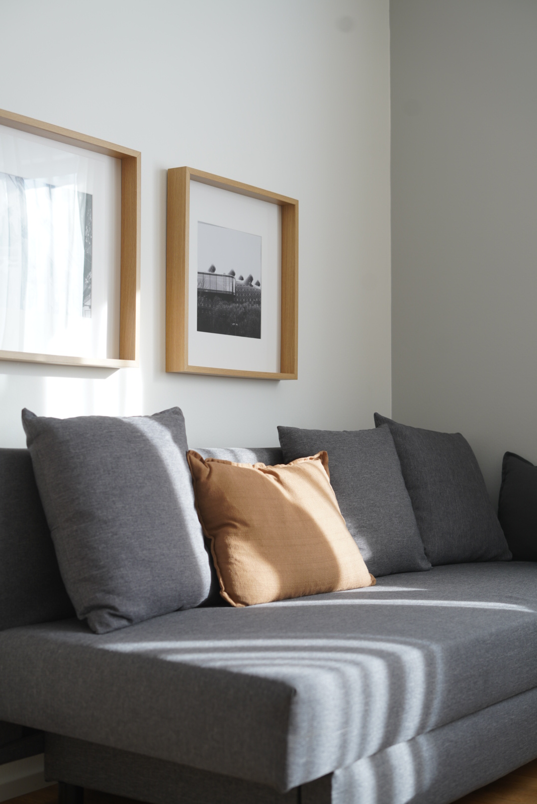 [Stylish lounge area – furnished apartment Graz with elegant design]